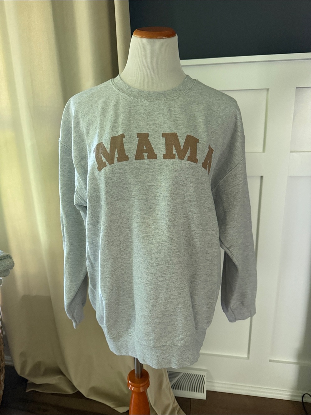 💘Gildan Gray Crewneck Sweatshirt with Tan "MAMA" Print